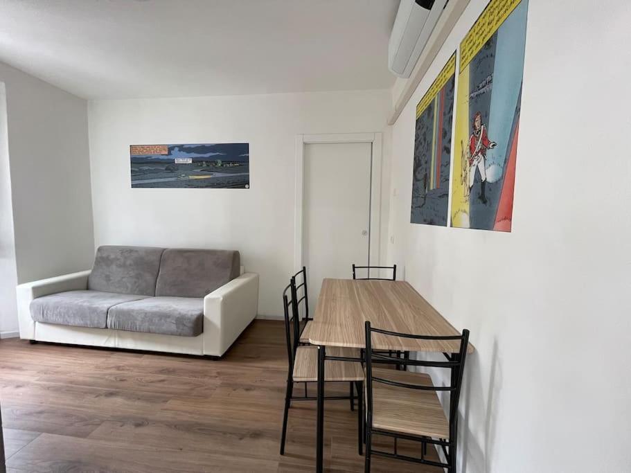Appartement L'Etrange Rendez-Vous Tome 1 à Carona  Extérieur photo